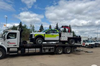 peterbilt-class8-commercial-truck-driving-through-2026-01-09-09-23-40-utc 1
